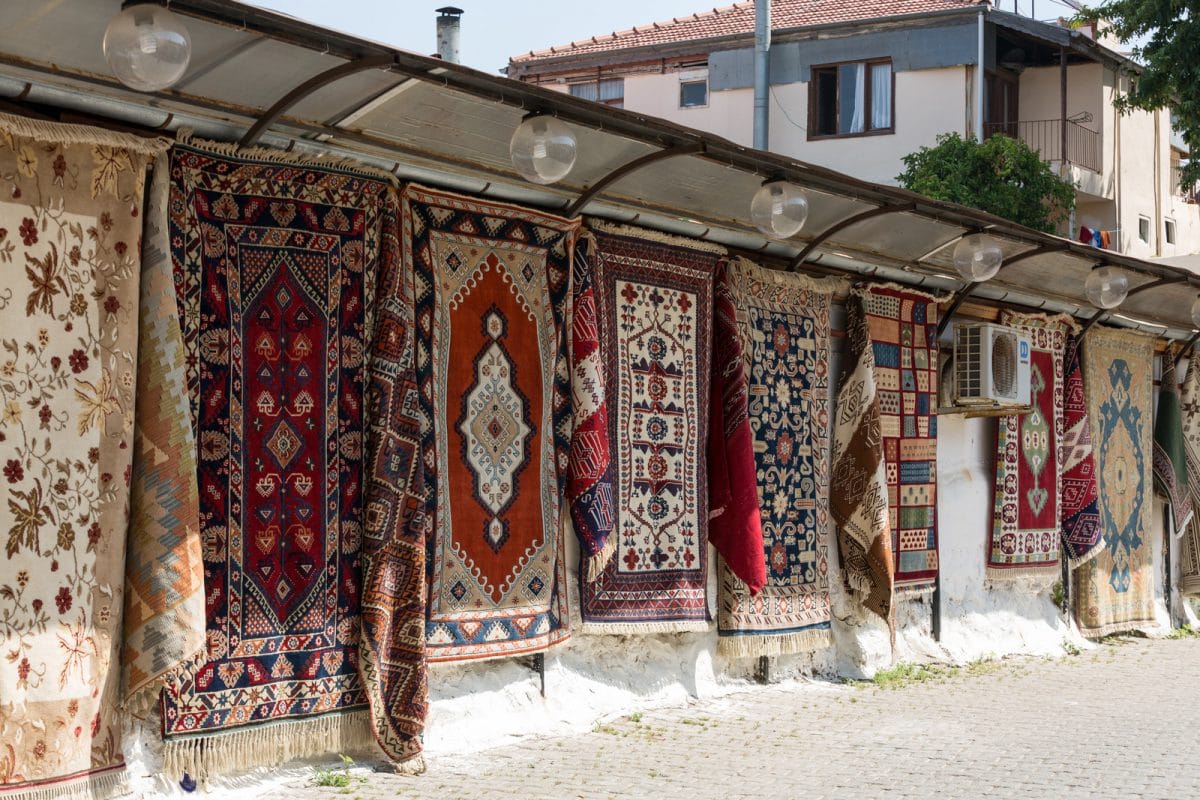 in de rij gaan staan aanwijzing onwettig Turkse tapijten en patchwork vloerkleden! Waarom zijn ze helemaal hip?